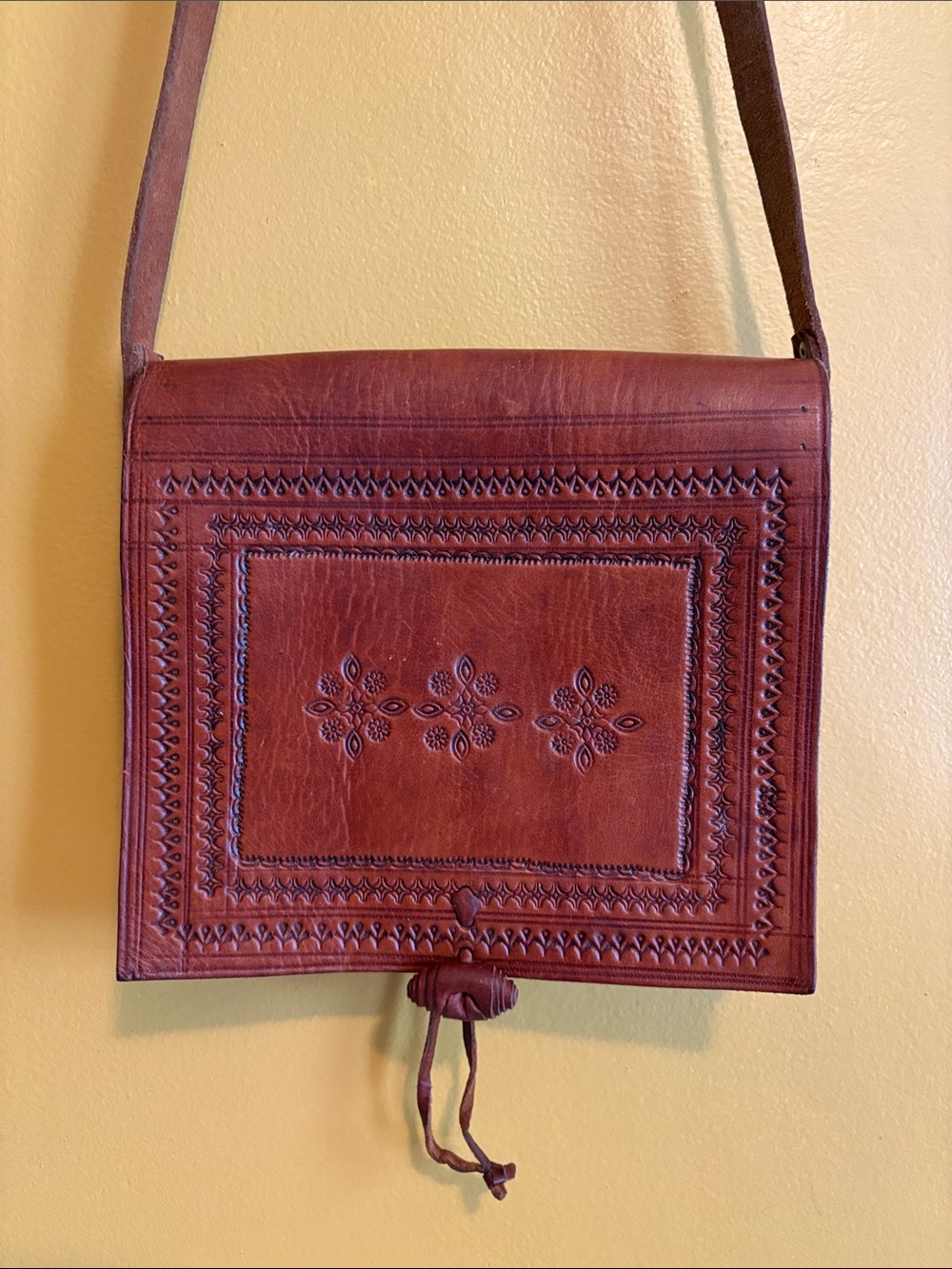 Vintage Handcrafted Brown Leather Crossbody Shoulder Bag